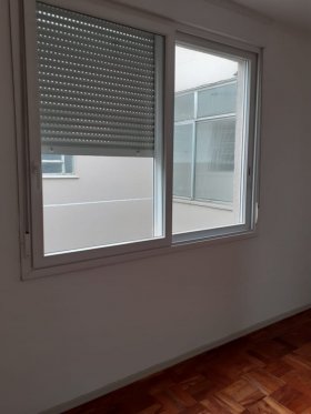 Apartamento com 60m², 2 dormitórios no bairro Vila Ipiranga em Porto Alegre para Alugar