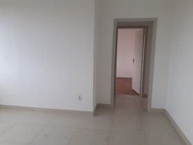 Apartamento com 60m², 2 dormitórios no bairro Vila Ipiranga em Porto Alegre para Alugar