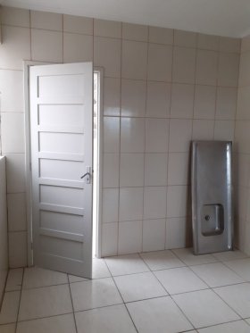 Apartamento com 60m², 2 dormitórios no bairro Vila Ipiranga em Porto Alegre para Alugar