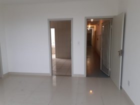 Apartamento com 60m², 2 dormitórios no bairro Vila Ipiranga em Porto Alegre para Alugar