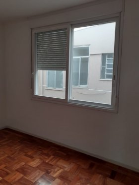 Apartamento com 60m², 2 dormitórios no bairro Vila Ipiranga em Porto Alegre para Alugar