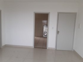 Apartamento com 60m², 2 dormitórios no bairro Vila Ipiranga em Porto Alegre para Alugar