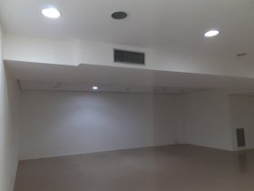 Salas/Conjuntos com 129m² no bairro Navegantes em Porto Alegre para Alugar