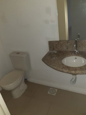 Salas/Conjuntos com 129m² no bairro Navegantes em Porto Alegre para Alugar