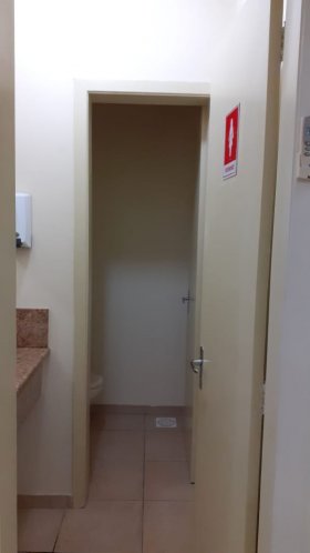 Salas/Conjuntos com 210m² no bairro Navegantes em Porto Alegre para Alugar