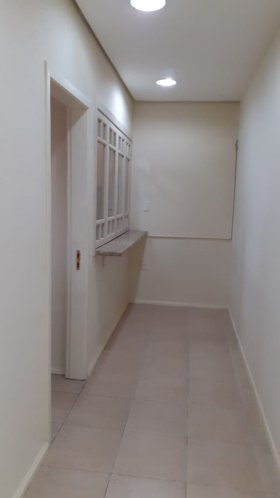 Salas/Conjuntos com 210m² no bairro Navegantes em Porto Alegre para Alugar