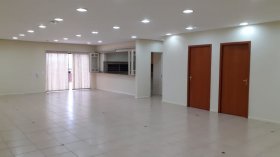 Salas/Conjuntos com 210m² no bairro Navegantes em Porto Alegre para Alugar