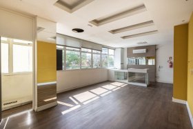 Loja com 156m² no bairro Petrópolis em Porto Alegre para Alugar