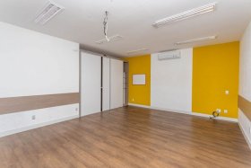 Loja com 156m² no bairro Petrópolis em Porto Alegre para Alugar