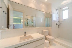 Apartamento com 220m², 3 dormitórios no bairro Bela Vista em Porto Alegre para Alugar