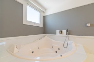 Apartamento com 220m², 3 dormitórios no bairro Bela Vista em Porto Alegre para Alugar