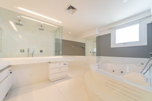 Apartamento com 220m², 3 dormitórios no bairro Bela Vista em Porto Alegre para Alugar