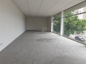 Loja com 243m² no bairro Cristo Redentor em Porto Alegre para Alugar