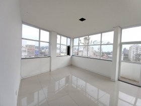 Conjunto/Sala com 400m² no bairro Azenha em Porto Alegre para Alugar
