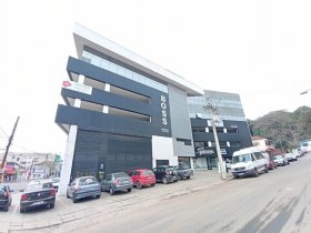 Salas/Conjuntos com 400m² no bairro Azenha em Porto Alegre para Alugar