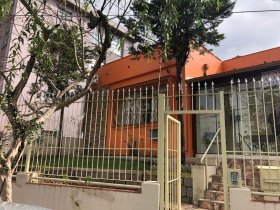 Casa com 164m², 3 dormitórios no bairro Petrópolis em Porto Alegre para Comprar