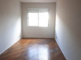 Apartamento com 63m², 3 dormitórios no bairro Petrópolis em Porto Alegre para Comprar