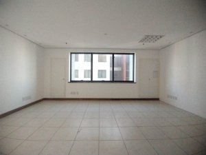 Salas/Conjuntos com 40m² no bairro Moinhos de Vento em Porto Alegre para Alugar