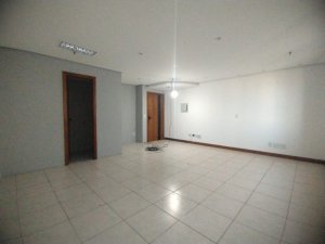 Salas/Conjuntos com 40m² no bairro Moinhos de Vento em Porto Alegre para Alugar