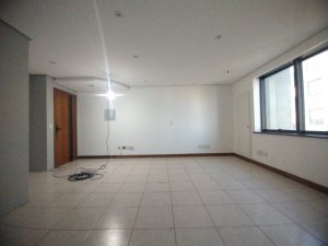 Salas/Conjuntos com 40m² no bairro Moinhos de Vento em Porto Alegre para Alugar