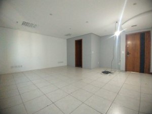 Salas/Conjuntos com 40m² no bairro Moinhos de Vento em Porto Alegre para Alugar