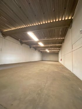 Galpão com 540m² no bairro Sarandi em Porto Alegre para Alugar