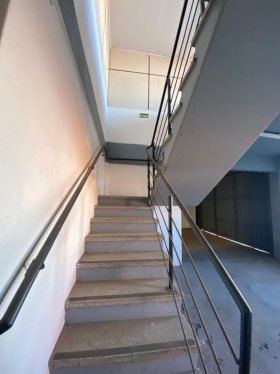 Galpão com 540m² no bairro Sarandi em Porto Alegre para Alugar