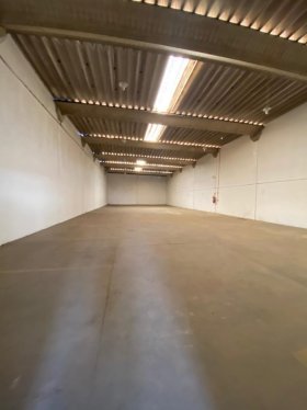 Galpão com 540m² no bairro Sarandi em Porto Alegre para Alugar