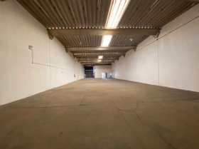 Galpão com 540m² no bairro Sarandi em Porto Alegre para Alugar
