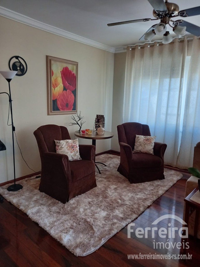 Apartamento com 157m², 3 dormitórios, 1 suíte, 1 vaga no bairro Petrópolis em Porto Alegre para Comprar