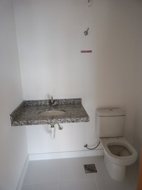 Salas/Conjuntos com 30m² no bairro Cristo Redentor em Porto Alegre para Alugar