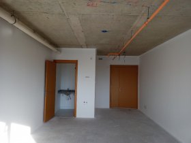 Salas/Conjuntos com 30m² no bairro Cristo Redentor em Porto Alegre para Alugar