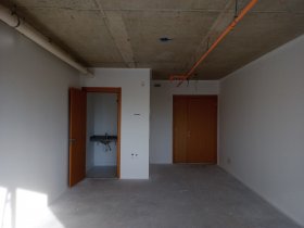 Salas/Conjuntos com 30m² no bairro Cristo Redentor em Porto Alegre para Alugar