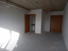 Salas/Conjuntos com 30m² no bairro Cristo Redentor em Porto Alegre para Alugar