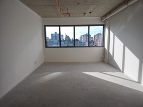 Conjunto/Sala com 30m² no bairro Cristo Redentor em Porto Alegre para Alugar
