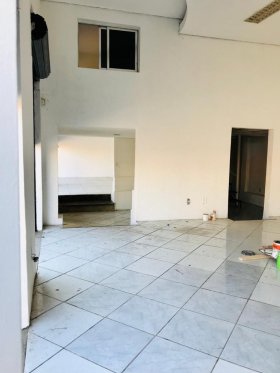 Loja com 120m² no bairro Floresta em Porto Alegre para Alugar