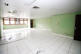 Salas/Conjuntos com 70m² no bairro Petrópolis em Porto Alegre para Alugar
