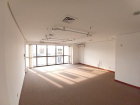 Conjunto/Sala com 40m² no bairro Auxiliadora em Porto Alegre para Alugar