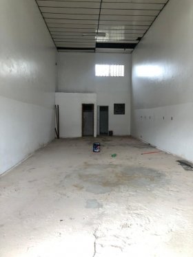 Loja com 75m² no bairro Sarandí em Porto Alegre para Alugar