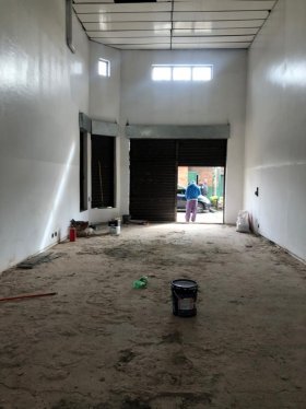 Loja com 75m² no bairro Sarandí em Porto Alegre para Alugar