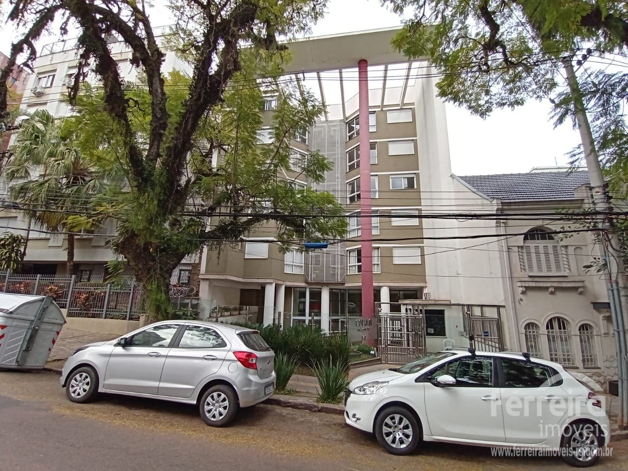 Apartamento com 64m², 2 dormitórios, 1 suíte, 2 vagas no bairro Bom Fim em Porto Alegre para Comprar