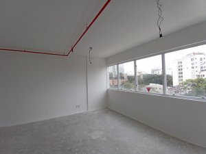 Salas/Conjuntos com 35m² no bairro Centro Histórico em Porto Alegre para Alugar