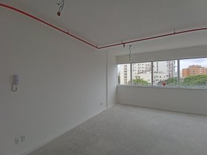 Salas/Conjuntos com 35m² no bairro Centro Histórico em Porto Alegre para Alugar