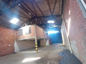 Pavilhão com 750m² no bairro Navegantes em Porto Alegre para Alugar