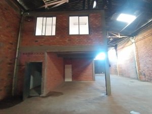 Pavilhão com 750m² no bairro Navegantes em Porto Alegre para Alugar