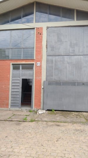 Pavilhão com 750m² no bairro Navegantes em Porto Alegre para Alugar