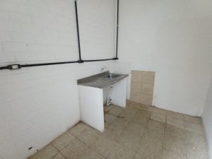 Pavilhão com 750m² no bairro Navegantes em Porto Alegre para Alugar