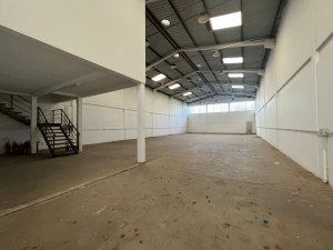 Pavilhão com 574m² no bairro Anchieta em Porto Alegre para Alugar