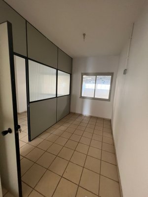 Pavilhão com 574m² no bairro Anchieta em Porto Alegre para Alugar