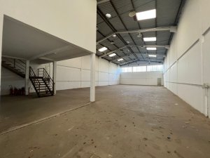 Pavilhão com 574m² no bairro Anchieta em Porto Alegre para Alugar